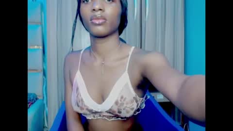 Snapshot of pixie_pulse chatting on 06/07/26, 06:28 Ella online show from 06/07/26, 06:28