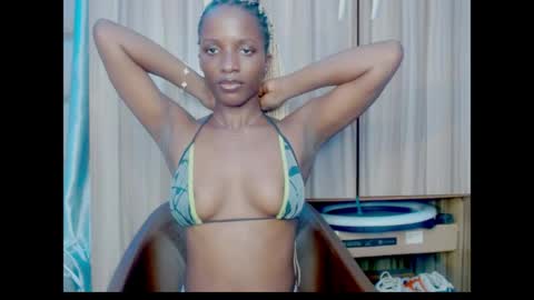 Snapshot of pixie_pulse chatting on 07/06/26, 10:34 Ella online show from 07/06/26, 10:34