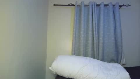 Snapshot of pixie_roman chatting on 05/11/26, 12:49 Majesty online show from 05/11/26, 12:49