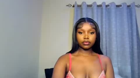 Snapshot of pixie_roman chatting on 07/15/26, 11:04 Majesty online show from 07/15/26, 11:04