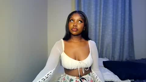Snapshot of pixie_roman chatting on 07/24/26, 06:17 Majesty online show from 07/24/26, 06:17