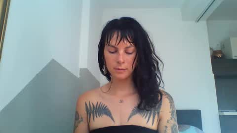 pixiecatfairy online show from 10/25/25, 08:33