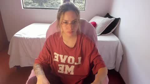 pixie online show from 04/18/26, 07:40