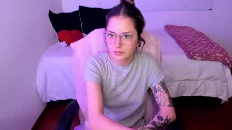 pixie online show from 06/12/26, 01:59