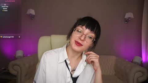 Snapshot of pixiepeachh chatting on 09/20/25, 06:14 pixiepeachh online show from 09/20/25, 06:14