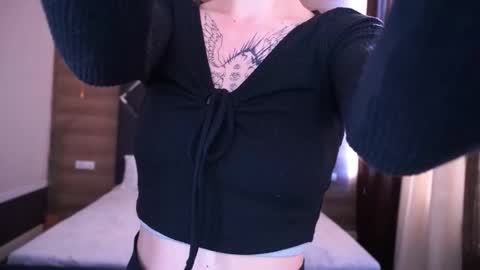 Snapshot of pixiepeachh chatting on 09/26/25, 01:04 pixiepeachh online show from 09/26/25, 01:04