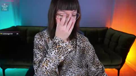 Snapshot of pixiepeachh chatting on 10/11/25, 06:23 pixiepeachh online show from 10/11/25, 06:23