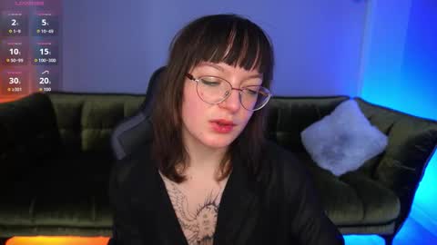 Snapshot of pixiepeachh chatting on 10/14/25, 01:23 pixiepeachh online show from 10/14/25, 01:23