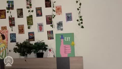 Snapshot of pixieyes0n chatting on 01/18/26, 03:38 Daryl online show from 01/18/26, 03:38