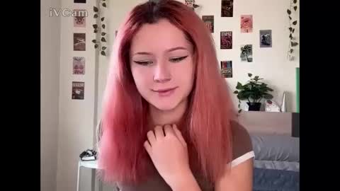 Snapshot of pixieyes0n chatting on 03/09/26, 07:45 Daryl online show from 03/09/26, 07:45