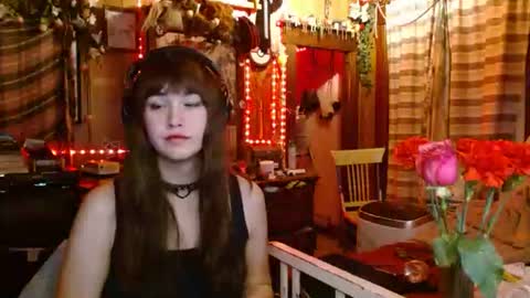 Snapshot of pixinun chatting on 02/17/26, 03:25 Izzy online show from 02/17/26, 03:25