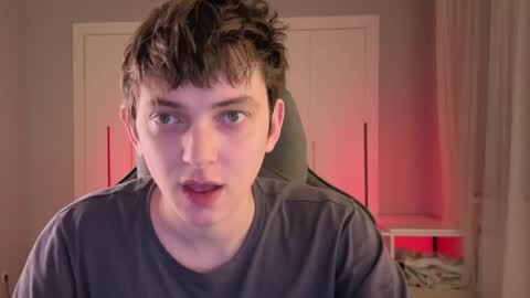 Snapshot of pjatteryd chatting on 04/15/26, 06:04 pjatteryd online show from 04/15/26, 06:04