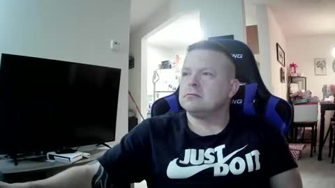 Snapshot of pkgotnos1 chatting on 12/15/24, 12:49 pkgotnos1 online show from 12/15/24, 12:49