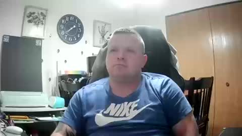 Snapshot of pkgotnos1 chatting on 10/11/25, 11:36 pkgotnos1 online show from 10/11/25, 11:36