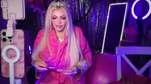 Snapshot of plasticfuckdoll chatting on 03/01/26, 01:51 Dumb bimbo fuck doll online show from 03/01/26, 01:51