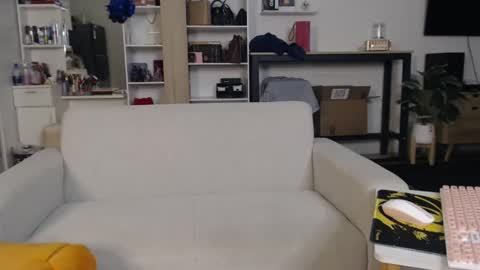 Snapshot of plasticgirll chatting on 12/27/24, 04:54 plasticgirll online show from 12/27/24, 04:54