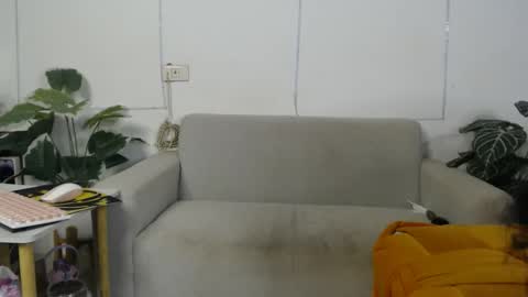 Snapshot of plasticgirll chatting on 01/05/26, 05:27 plasticgirll online show from 01/05/26, 05:27