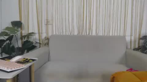 Snapshot of plasticgirll chatting on 02/02/26, 01:32 plasticgirll online show from 02/02/26, 01:32