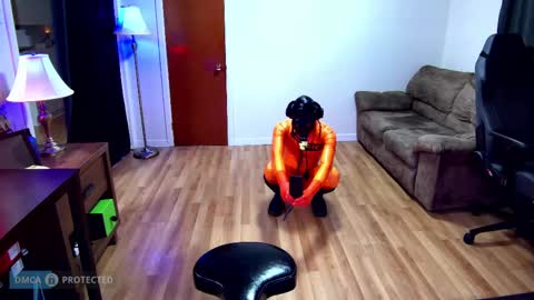 Snapshot of plasticme chatting on 11/19/25, 07:03 plasticme online show from 11/19/25, 07:03