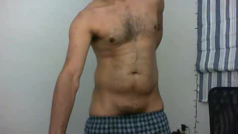 Snapshot of platino3026 chatting on 11/25/25, 05:07 platino3026 online show from 11/25/25, 05:07