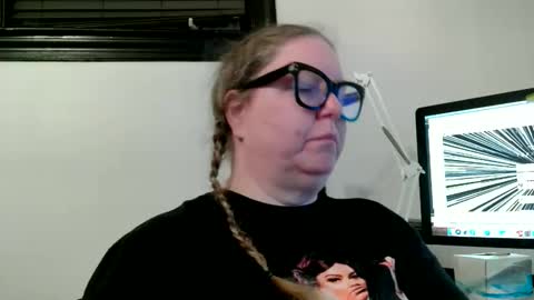 Snapshot of platinumpuzzy chatting on 12/16/24, 11:07 Platinum Puzzy online show from 12/16/24, 11:07