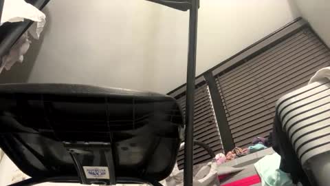 Snapshot of platinumpuzzy chatting on 10/15/25, 02:33 Platinum Puzzy online show from 10/15/25, 02:33