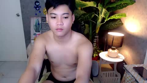 Snapshot of playful_kenzo chatting on 01/14/25, 02:53 Kenzo online show from 01/14/25, 02:53