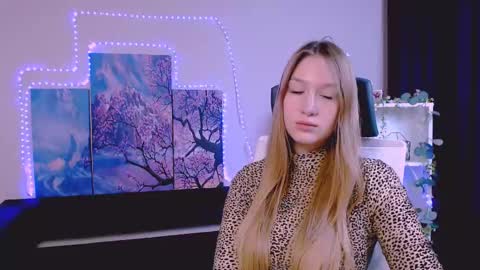 Sophie online show from 02/21/25, 03:45