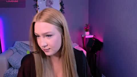 Sophie online show from 10/17/25, 07:27