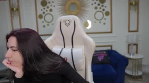 Lana online show from 10/28/25, 11:36