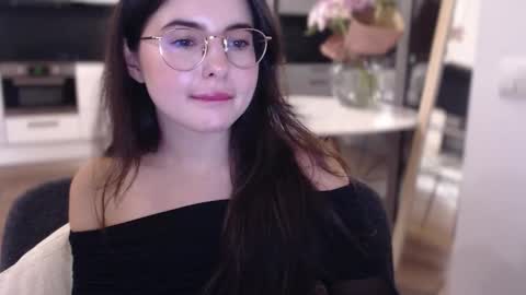 Snapshot of playnofuckinggames chatting on 10/05/25, 07:23 Mary online show from 10/05/25, 07:23