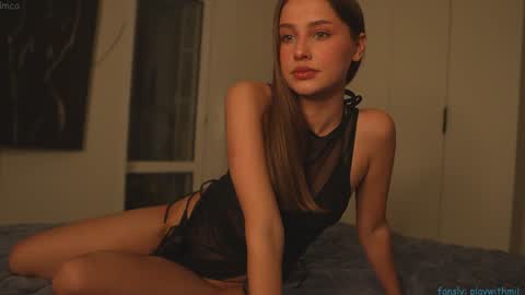 21 y.o Mila online show from 01/05/26, 05:27