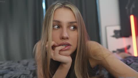 21 y.o Mila online show from 02/20/26, 06:26