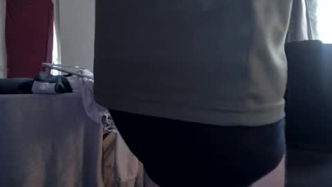 Snapshot of plboy23 chatting on 10/03/25, 08:44 Hello ask me . Im glad to see you here in my room. Welcome PVT is open online show from 10/03/25, 08:44