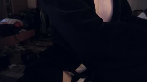 Snapshot of plboy23 chatting on 03/03/26, 06:47 Hello ask me . Im glad to see you here in my room. Welcome PVT is open online show from 03/03/26, 06:47