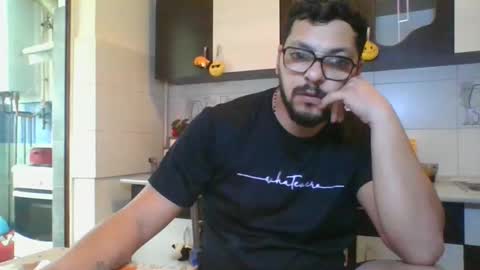 Snapshot of pleas3s_sweet chatting on 02/02/25, 06:04 pleas3s_sweet online show from 02/02/25, 06:04