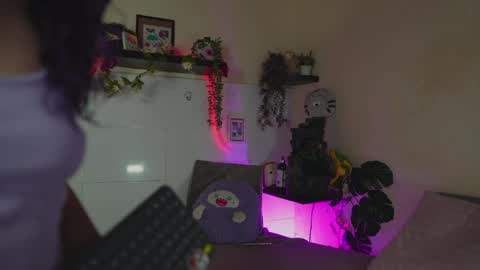 Jessi Alex online show from 05/01/26, 01:21
