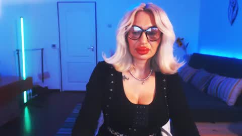 Victoria online show from 12/31/24, 12:11