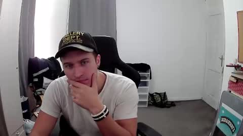 plkrisztian online show from 09/18/25, 07:05