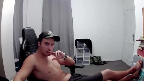 plkrisztian online show from 09/28/25, 04:01