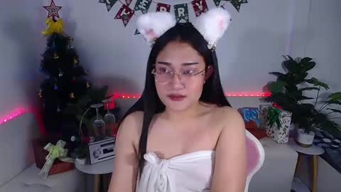 Snapshot of ploysaithailand chatting on 12/19/24, 08:23 Ploysai online show from 12/19/24, 08:23