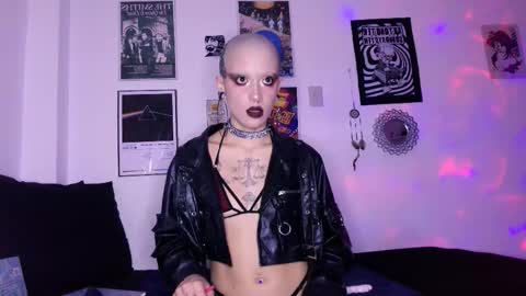    online show from 11/06/25, 12:44