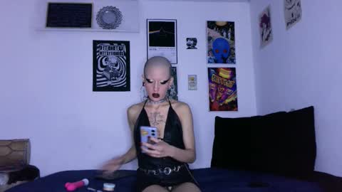 Snapshot of plutonbluemoon_999 chatting on 01/06/26, 11:18 online show from 01/06/26, 11:18