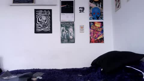 Snapshot of plutonbluemoon_999 chatting on 02/19/26, 06:48 online show from 02/19/26, 06:48