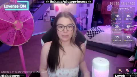 Snapshot of plutoprincess69 chatting on 04/21/26, 03:02 Pluto Princess online show from 04/21/26, 03:02
