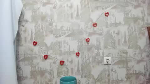 Snapshot of pocahontas654 chatting on 12/18/24, 04:39 Erica online show from 12/18/24, 04:39