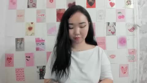 Snapshot of pocahontas654 chatting on 02/19/25, 01:17 Erica online show from 02/19/25, 01:17