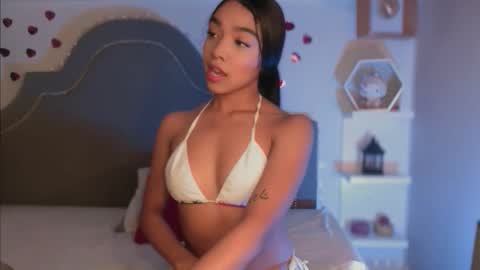 Snapshot of pocahontas_moon chatting on 01/17/26, 02:44 Pocahontas online show from 01/17/26, 02:44