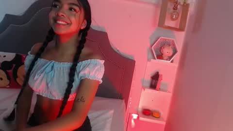 Snapshot of pocahontas_moon chatting on 03/04/26, 03:18 Pocahontas online show from 03/04/26, 03:18