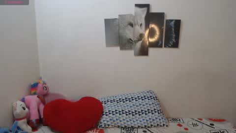 Snapshot of pocahontas_princess__ chatting on 11/05/25, 04:07 Pocahontas online show from 11/05/25, 04:07